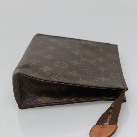 LOUIS VUITTON Monogram Posh Toilette 19 Pouch - Picture 13 of 16
